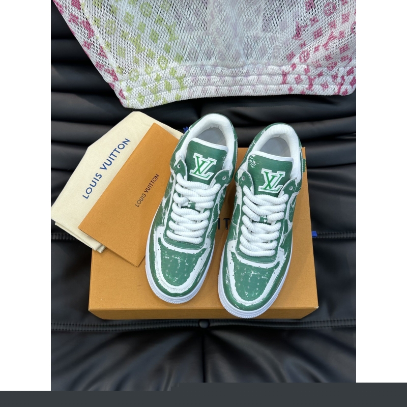 l**is V*t*n sneakers
